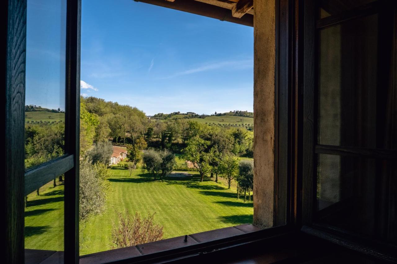 Podere Montale Il Borgo 塞吉阿诺 外观 照片