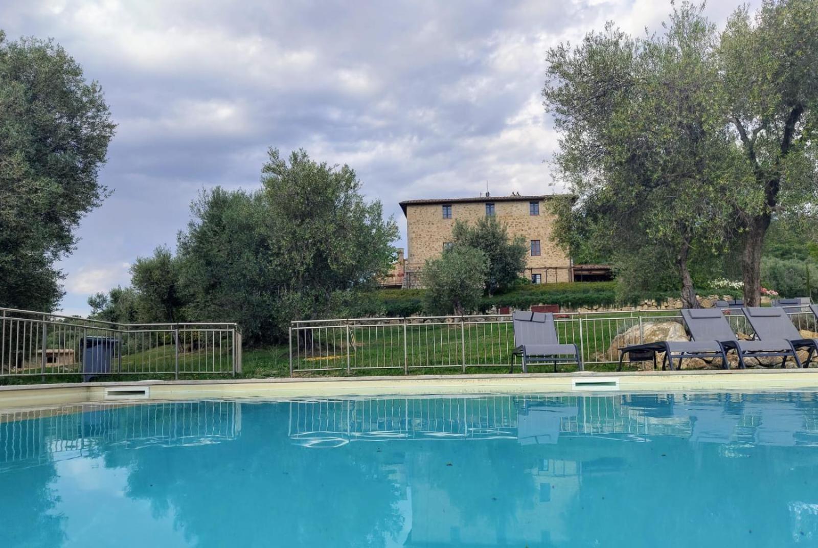 Podere Montale Il Borgo 塞吉阿诺 外观 照片